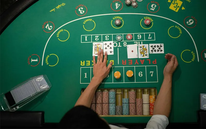 Bố cục bàn chơi Baccarat cơ bản tại các sòng bàiBàn Baccarat chuẩn